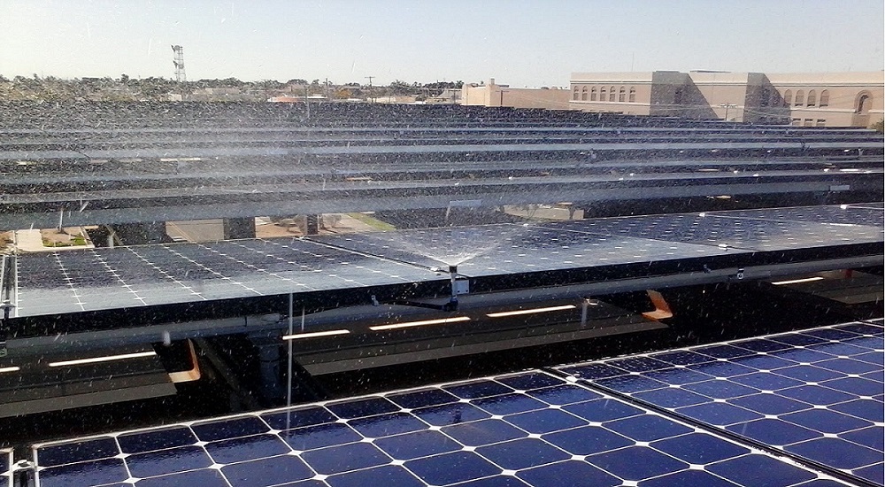 sistem de curatare a panourilor solare